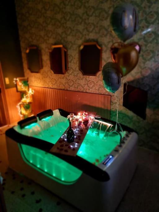 Royal Room Jacuzzi Haut De Gamme Centre Ville Mulhouse Eksteriør bilde
