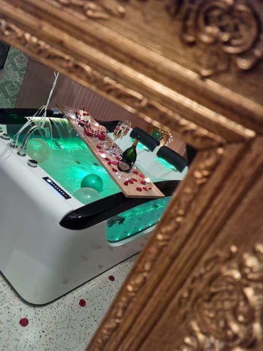 Royal Room Jacuzzi Haut De Gamme Centre Ville Mulhouse Eksteriør bilde