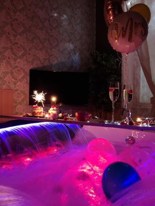 Royal Room Jacuzzi Haut De Gamme Centre Ville Mulhouse Eksteriør bilde