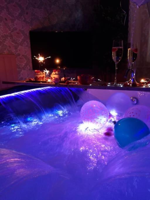 Royal Room Jacuzzi Haut De Gamme Centre Ville Mulhouse Eksteriør bilde